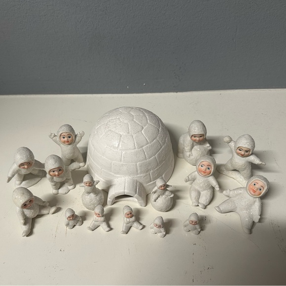 Snow Babies Collection with Igloo - Picture 4 of 7